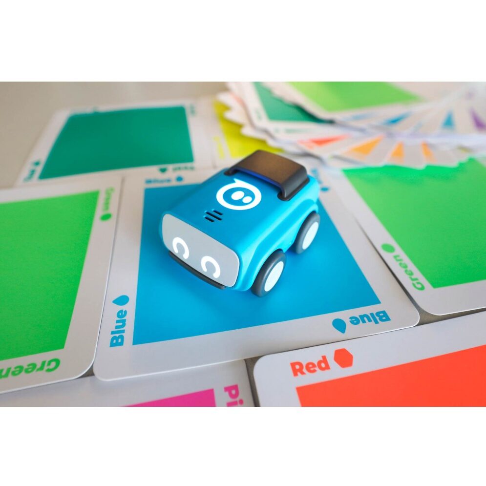 Sphero Indi sobre tarjeta de colores, robots educativos.